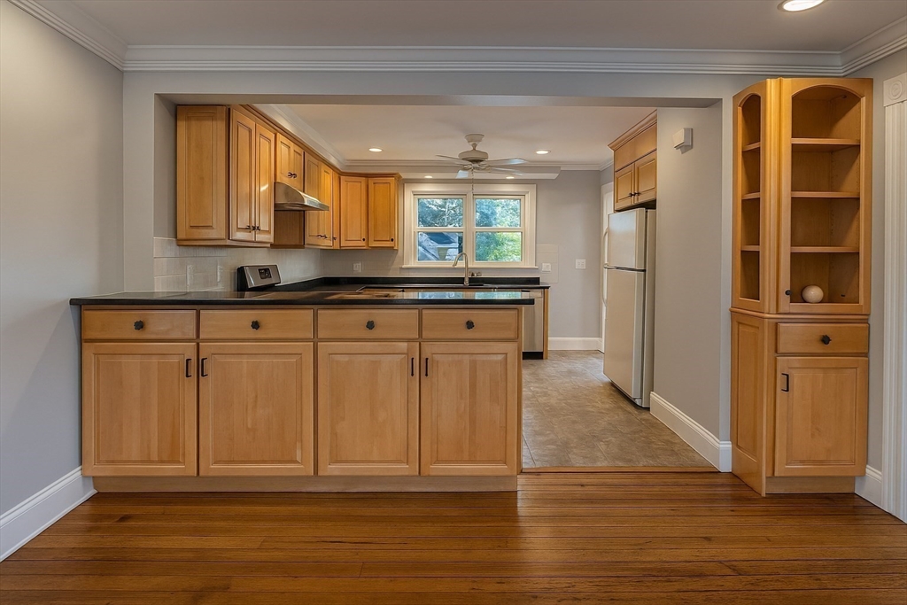 133 Brattle, Arlington, Massachusetts, 3 Bedrooms Bedrooms, 9 Rooms Rooms,1.5 BathroomsBathrooms,Residential Lease,For Rent,Brattle,73451307