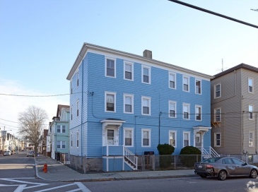 126 Crapo Street, New Bedford, Massachusetts, 1 Bedroom Bedrooms, 3 Rooms Rooms,1 BathroomBathrooms,Residential Lease,For Rent,Crapo Street,73464262