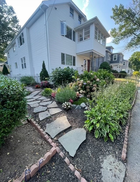16-18 Alfred Rd, Arlington, Massachusetts, 3 Bedrooms Bedrooms, 7 Rooms Rooms,1 BathroomBathrooms,Residential Lease,For Rent,Alfred Rd,73449129