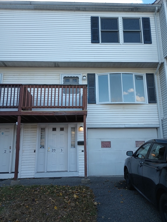 20-3 Rice Ln, Worcester, Massachusetts, 2 Bedrooms Bedrooms, 4 Rooms Rooms,1.5 BathroomsBathrooms,Residential,For Sale,Rice Ln,73460515