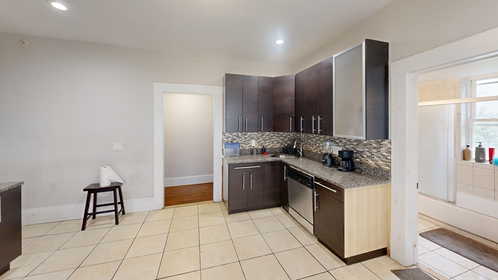 3147-3149 Washington St., Boston, Massachusetts, 3 Bedrooms Bedrooms, 5 Rooms Rooms,1 BathroomBathrooms,Residential Lease,For Rent,Washington St.,73472751