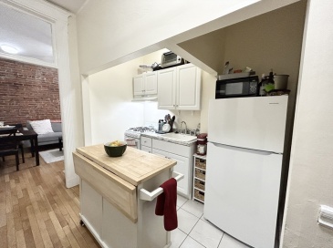 39 Hemenway Street, Boston, Massachusetts, 1 Bedroom Bedrooms, 3 Rooms Rooms,1 BathroomBathrooms,Residential Lease,For Rent,Hemenway Street,73088485