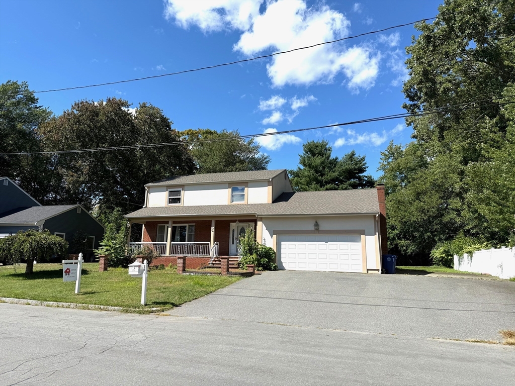 36 Chestnut Ave, Braintree, Massachusetts, 3 Bedrooms Bedrooms, 7 Rooms Rooms,3.5 BathroomsBathrooms,Residential,For Sale,Chestnut Ave,73472741