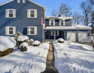 16 Deerfoot Dr, East Longmeadow, Massachusetts, 5 Bedrooms Bedrooms, 10 Rooms Rooms,3.5 BathroomsBathrooms,Residential,For Sale,Deerfoot Dr,73472875