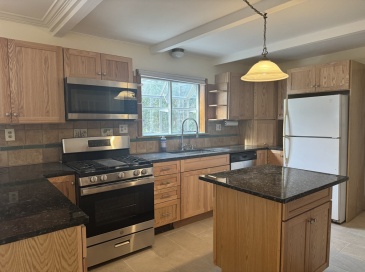 351 Village St, Millis, Massachusetts, 2 Bedrooms Bedrooms, 5 Rooms Rooms,1 BathroomBathrooms,Residential Lease,For Rent,Village St,73472817