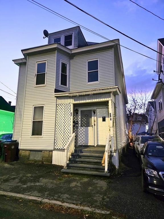 18 Barclay St, Lowell, Massachusetts, 3 Bedrooms Bedrooms, 7 Rooms Rooms,1 BathroomBathrooms,Residential Lease,For Rent,Barclay St,73472818