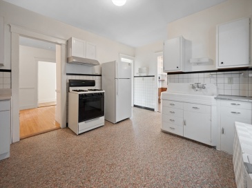 64 West St, Leominster, Massachusetts, 3 Bedrooms Bedrooms, 10 Rooms Rooms,1 BathroomBathrooms,Residential Lease,For Rent,West St,73472838