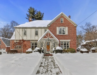 58 Englewood Road, Longmeadow, Massachusetts, 4 Bedrooms Bedrooms, 11 Rooms Rooms,2.5 BathroomsBathrooms,Residential,For Sale,Englewood Road,73472842