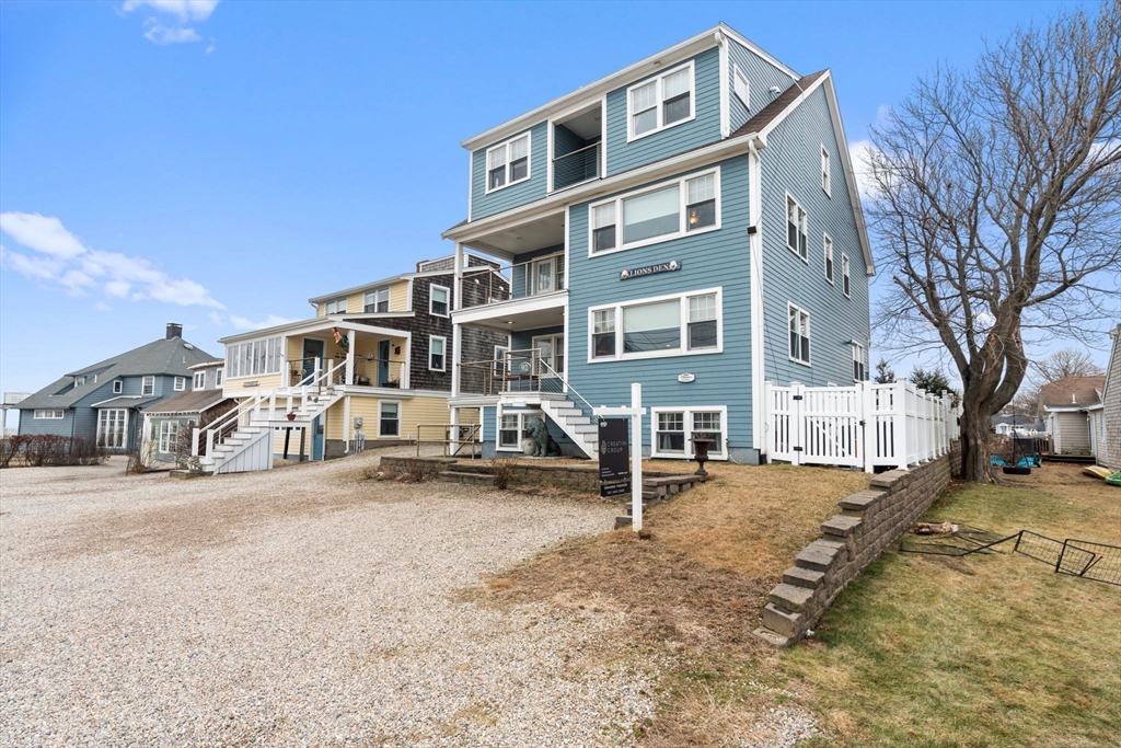 92 Marion Rd, Scituate, Massachusetts, 9 Bedrooms Bedrooms, 14 Rooms Rooms,7 BathroomsBathrooms,Residential,For Sale,Marion Rd,73472854