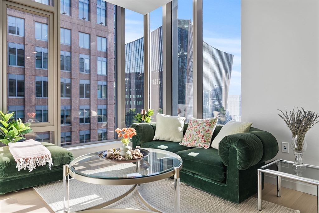 135 Seaport Blvd, Boston, Massachusetts, 1 Bedroom Bedrooms, 3 Rooms Rooms,1 BathroomBathrooms,Residential,For Sale,Seaport Blvd,73472798