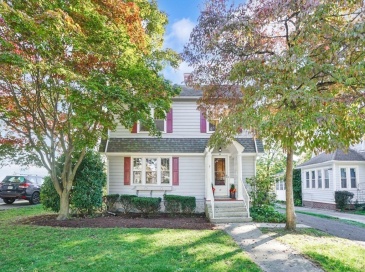 15 Bronson Ter, Springfield, Massachusetts, 3 Bedrooms Bedrooms, 7 Rooms Rooms,1.5 BathroomsBathrooms,Residential,For Sale,Bronson Ter,73441623