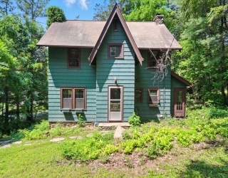 75 Reservation Rd, Holyoke, Massachusetts, 4 Bedrooms Bedrooms, 7 Rooms Rooms,1.5 BathroomsBathrooms,Residential,For Sale,Reservation Rd,73462892