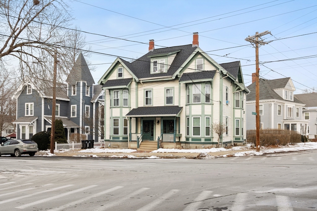 64A Arlington St, Haverhill, Massachusetts, 2 Bedrooms Bedrooms, 4 Rooms Rooms,1 BathroomBathrooms,Residential,For Sale,Arlington St,73466206