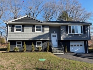 1 Overbrook Rd, Middleton, Massachusetts, 3 Bedrooms Bedrooms, 7 Rooms Rooms,2 BathroomsBathrooms,Residential,For Sale,Overbrook Rd,73461201