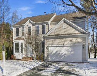 14 Amberville, North Andover, Massachusetts, 4 Bedrooms Bedrooms, 9 Rooms Rooms,2.5 BathroomsBathrooms,Residential,For Sale,Amberville,73462876