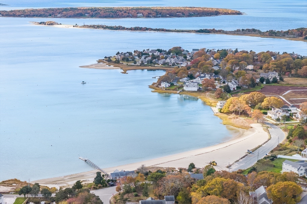 171 Bellavista Dr, Bourne, Massachusetts, 4 Bedrooms Bedrooms, 7 Rooms Rooms,3.5 BathroomsBathrooms,Residential,For Sale,Bellavista Dr,73452897