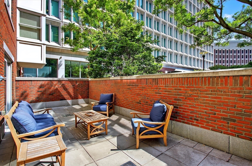 10 Bowdoin St., Boston, Massachusetts, 1 Bedroom Bedrooms, 3 Rooms Rooms,1 BathroomBathrooms,Residential Lease,For Rent,Bowdoin St.,73449980