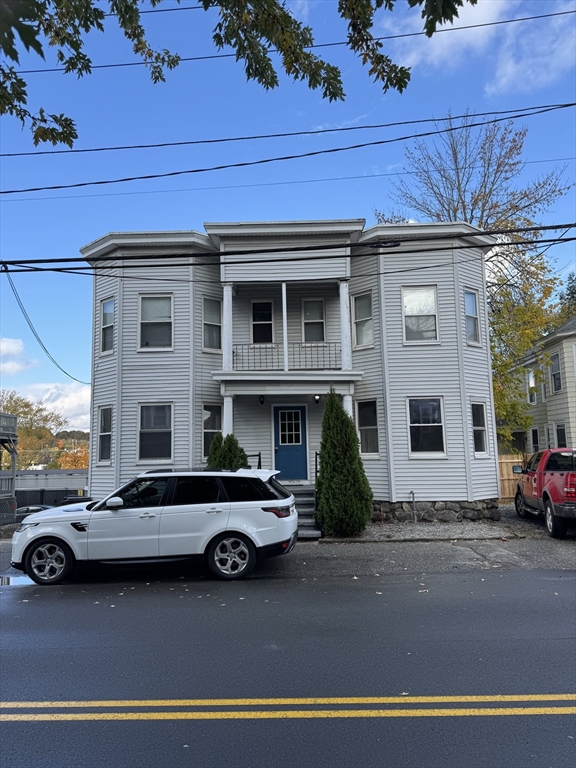 129 South Elm Street, Haverhill, Massachusetts, 3 Bedrooms Bedrooms, 5 Rooms Rooms,1 BathroomBathrooms,Residential Lease,For Rent,South Elm Street,73446630