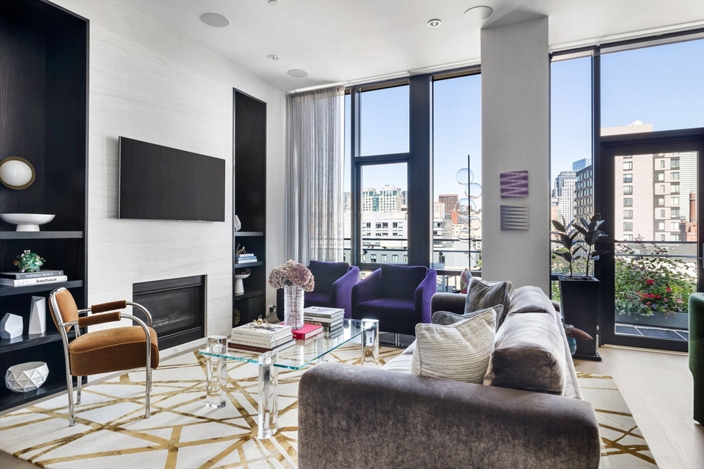 40 Traveler St., Boston, Massachusetts, 3 Bedrooms Bedrooms, 6 Rooms Rooms,3 BathroomsBathrooms,Residential,For Sale,Traveler St.,73432123