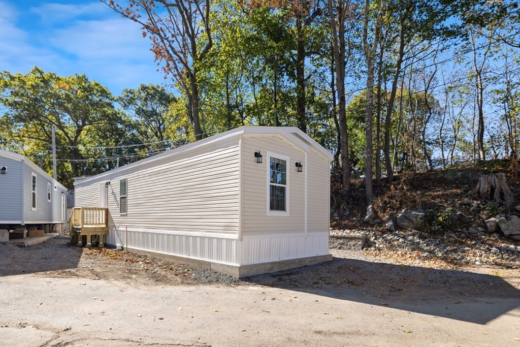 103 Newbury, Danvers, Massachusetts, 2 Bedrooms Bedrooms, 4 Rooms Rooms,1 BathroomBathrooms,Residential,For Sale,Newbury,73379429