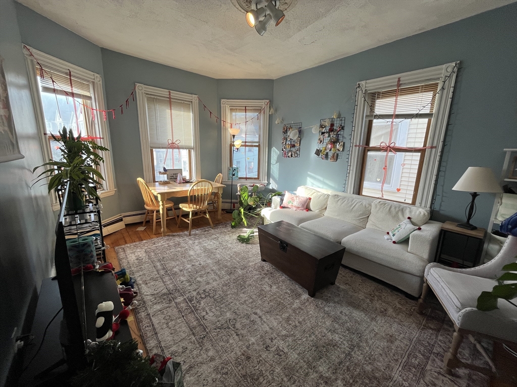 62 Calumet Street, Boston, Massachusetts, 3 Bedrooms Bedrooms, 5 Rooms Rooms,1 BathroomBathrooms,Residential Lease,For Rent,Calumet Street,73472890