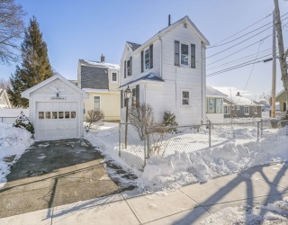 106 Darrow St, Quincy, Massachusetts, 2 Bedrooms Bedrooms, 4 Rooms Rooms,1 BathroomBathrooms,Residential,For Sale,Darrow St,73472923