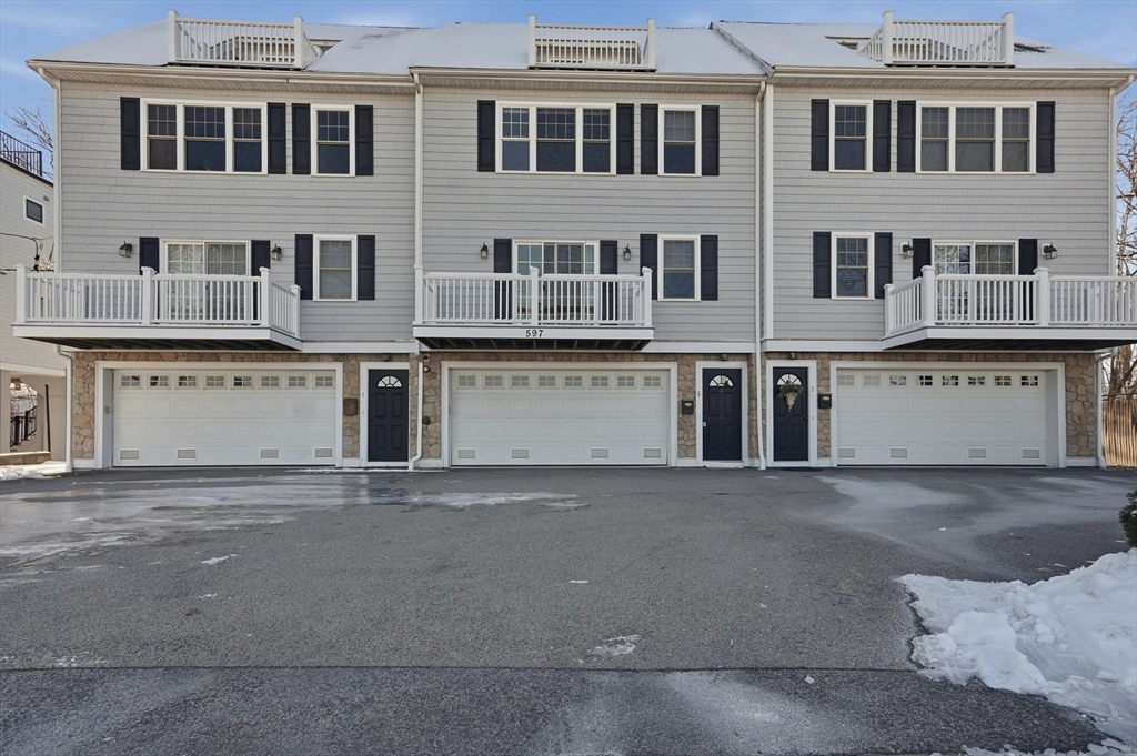 597 Sea Street, Quincy, Massachusetts, 3 Bedrooms Bedrooms, 6 Rooms Rooms,2.5 BathroomsBathrooms,Residential Lease,For Rent,Sea Street,73472938