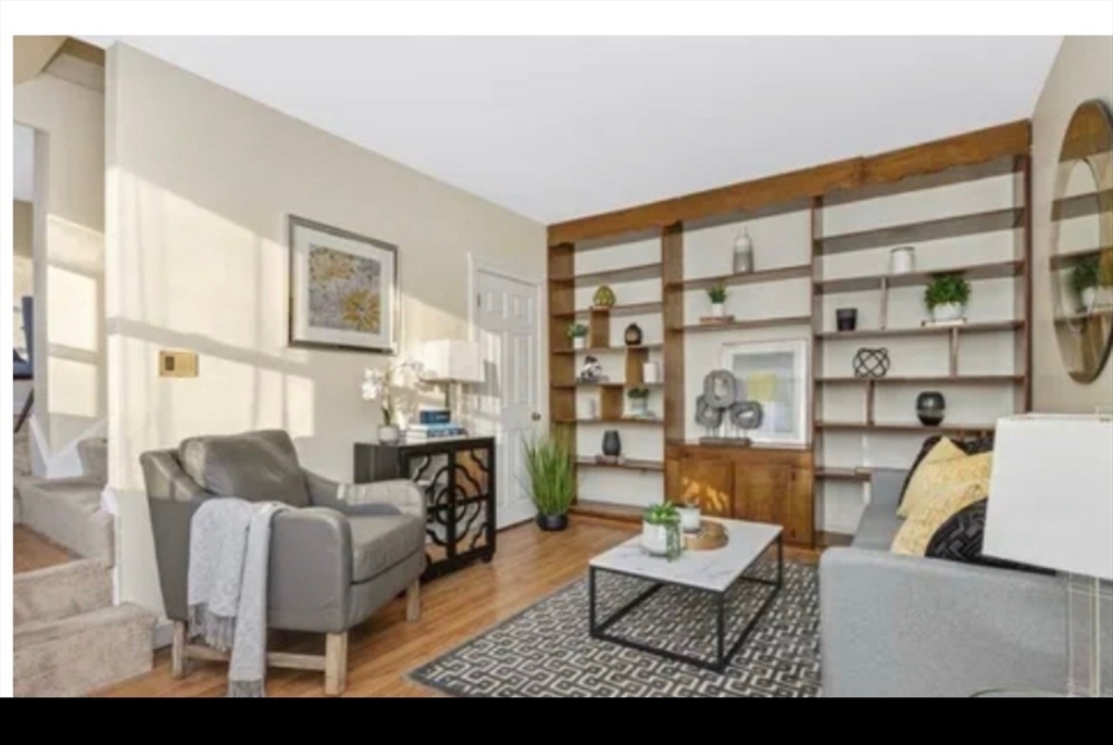 1000 Harvard St, Boston, Massachusetts, 2 Bedrooms Bedrooms, 5 Rooms Rooms,1.5 BathroomsBathrooms,Residential Lease,For Rent,Harvard St,73472964