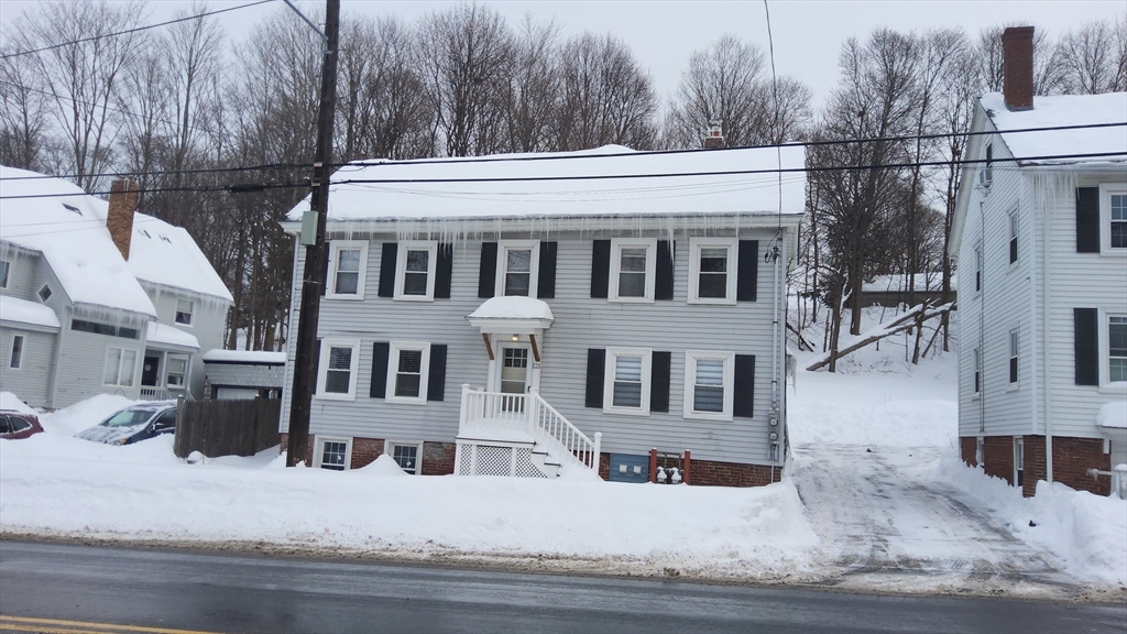 121 N Main St, Andover, Massachusetts, 2 Bedrooms Bedrooms, 5 Rooms Rooms,1 BathroomBathrooms,Residential Lease,For Rent,N Main St,73472941