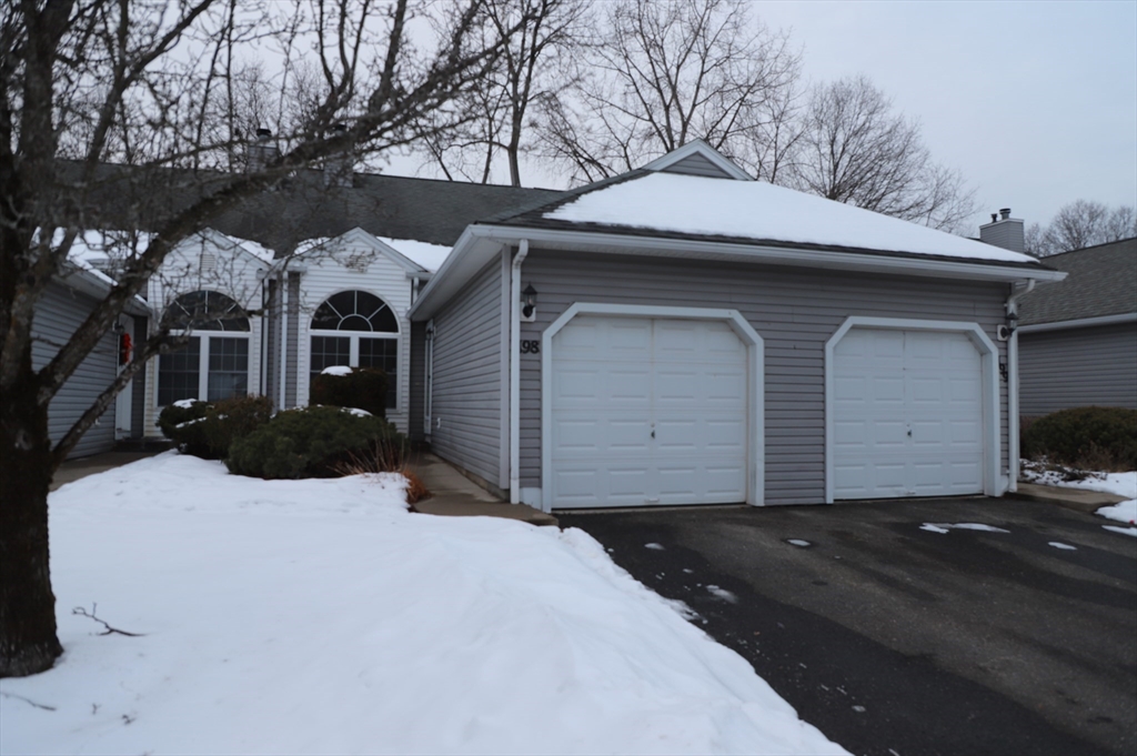 198 Brookfield Lane, Agawam, Massachusetts, 2 Bedrooms Bedrooms, 4 Rooms Rooms,1.5 BathroomsBathrooms,Residential,For Sale,Brookfield Lane,73465875