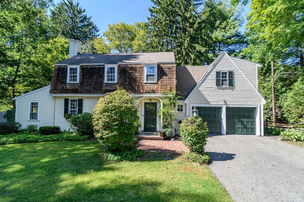 54 Colburn Rd, Wellesley, Massachusetts, 4 Bedrooms Bedrooms, 8 Rooms Rooms,2.5 BathroomsBathrooms,Residential,For Sale,Colburn Rd,73444054
