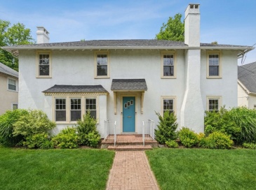 312 Edge Hill Rd, Milton, Massachusetts, 6 Bedrooms Bedrooms, 13 Rooms Rooms,2.5 BathroomsBathrooms,Residential Income,For Sale,Edge Hill Rd,73461573