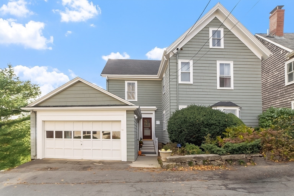 29 High St, Marblehead, Massachusetts, 5 Bedrooms Bedrooms, 9 Rooms Rooms,2.5 BathroomsBathrooms,Residential,For Sale,High St,73454585