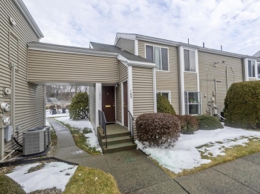 169 Nassau Dr, Springfield, Massachusetts, 1 Bedroom Bedrooms, 3 Rooms Rooms,1 BathroomBathrooms,Residential,For Sale,Nassau Dr,73466552