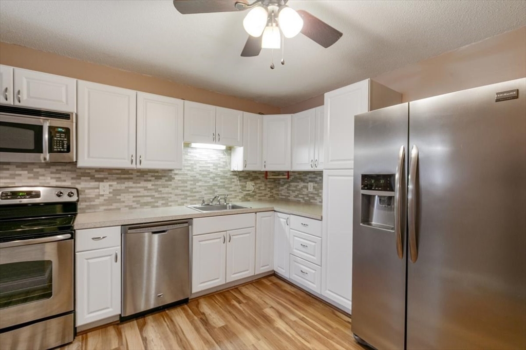 45 Macy St., Amesbury, Massachusetts, 2 Bedrooms Bedrooms, 4 Rooms Rooms,1 BathroomBathrooms,Residential,For Sale,Macy St.,73444929
