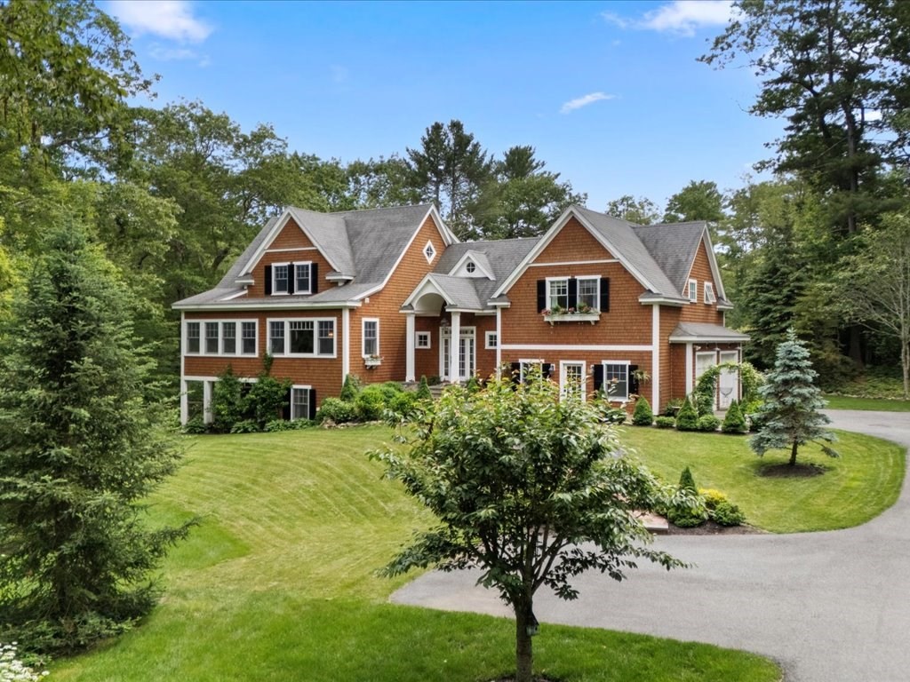 35 Forster Road, Manchester, Massachusetts, 4 Bedrooms Bedrooms, 8 Rooms Rooms,3.5 BathroomsBathrooms,Residential,For Sale,Forster Road,73392036