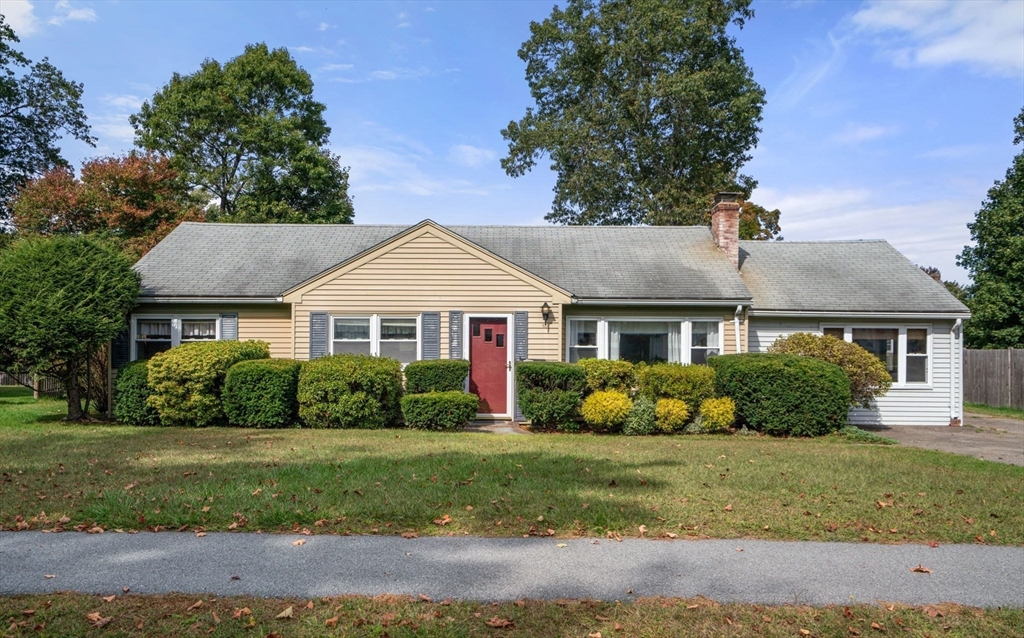 13 Sheffield Road, Natick, Massachusetts, 3 Bedrooms Bedrooms, 7 Rooms Rooms,1.5 BathroomsBathrooms,Residential,For Sale,Sheffield Road,73437676