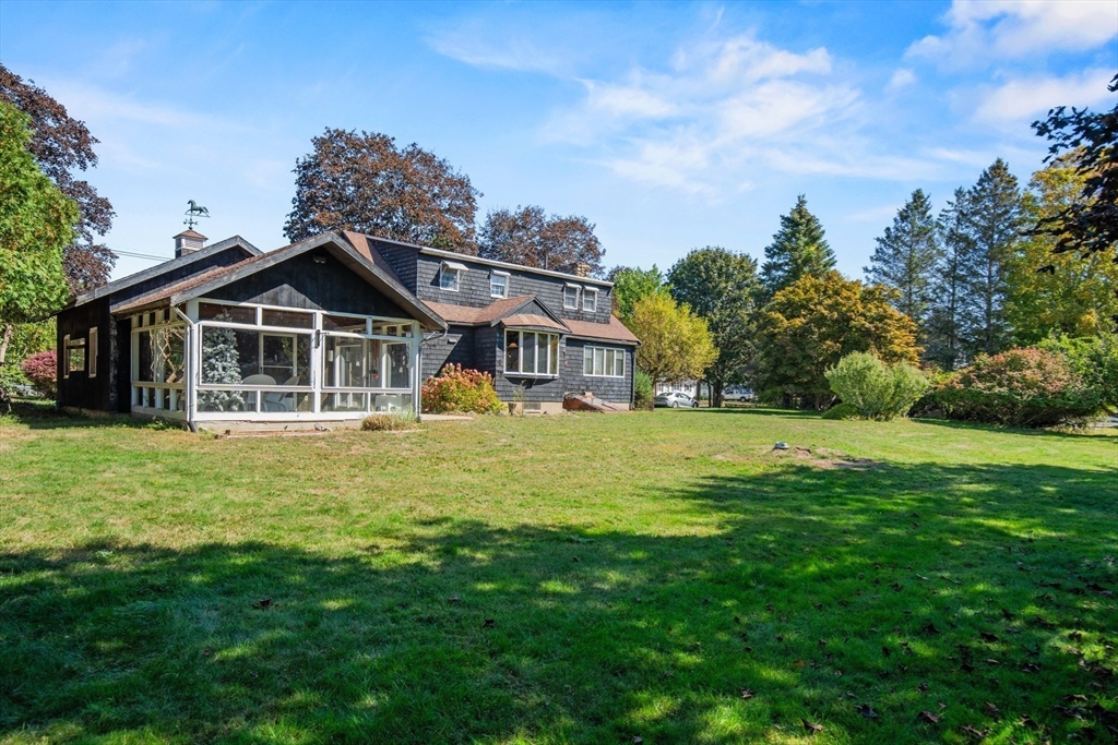 188 Lions Mouth Rd, Amesbury, Massachusetts, 2 Bedrooms Bedrooms, 8 Rooms Rooms,1.5 BathroomsBathrooms,Residential,For Sale,Lions Mouth Rd,73441627