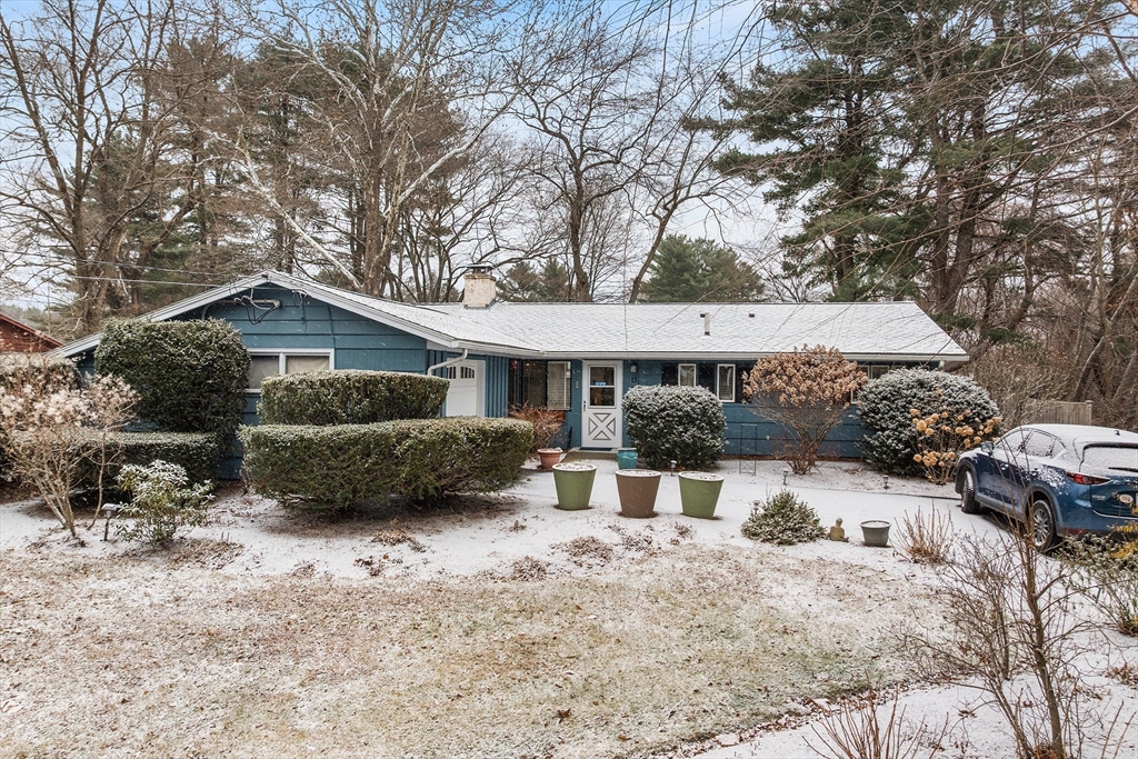 13 Edith Rd, Framingham, Massachusetts, 3 Bedrooms Bedrooms, 7 Rooms Rooms,2 BathroomsBathrooms,Residential,For Sale,Edith Rd,73461184