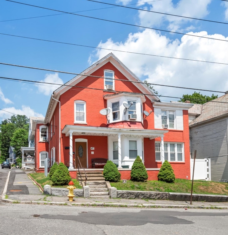 47 Arlington St, Fitchburg, Massachusetts, 6 Bedrooms Bedrooms, 12 Rooms Rooms,2 BathroomsBathrooms,Residential Income,For Sale,Arlington St,73405714