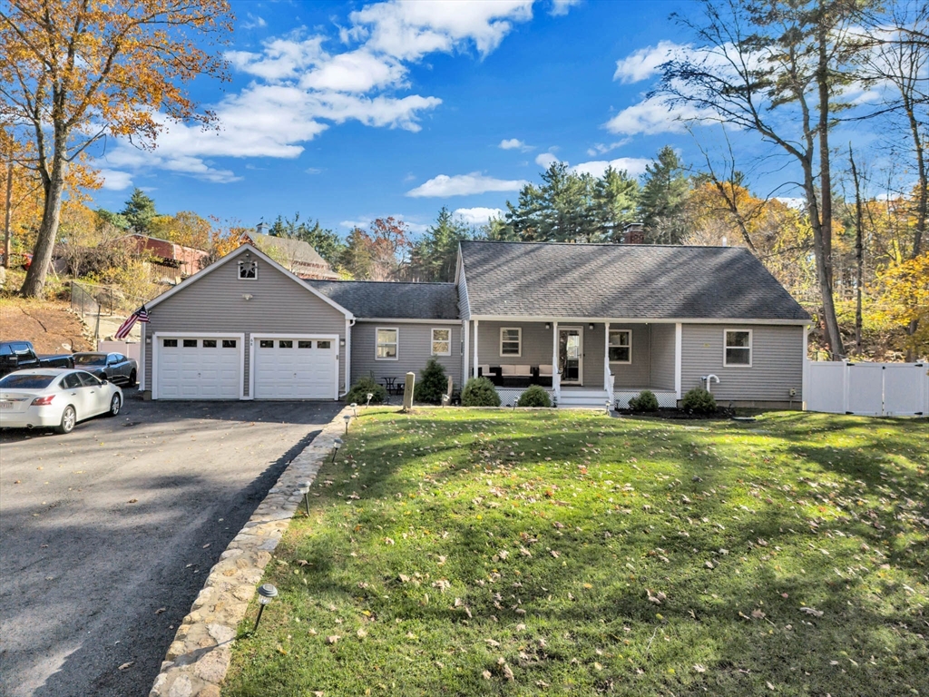 68 E Main St, Hopkinton, Massachusetts, 2 Bedrooms Bedrooms, 7 Rooms Rooms,3 BathroomsBathrooms,Residential,For Sale,E Main St,73454232