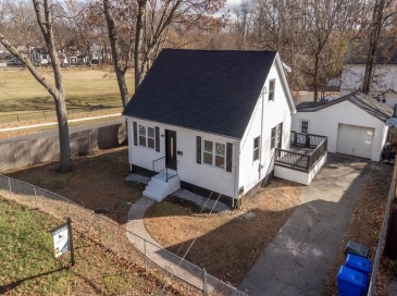 49 Worthy St, Springfield, Massachusetts, 3 Bedrooms Bedrooms, 6 Rooms Rooms,2 BathroomsBathrooms,Residential,For Sale,Worthy St,73420843