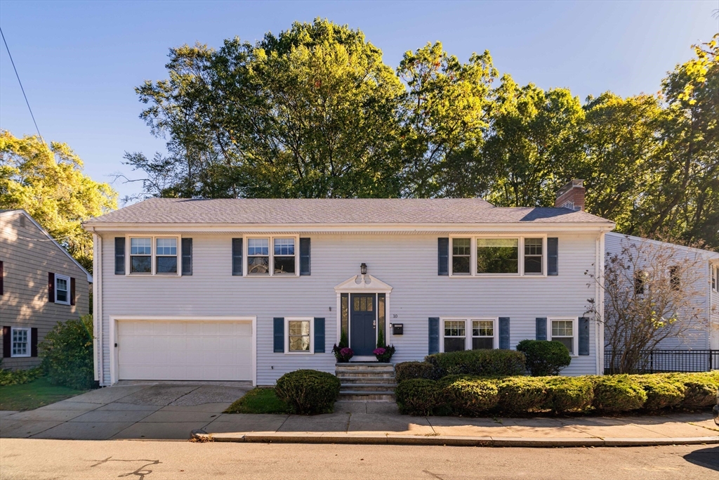 10 Hackensack Ter, Boston, Massachusetts, 4 Bedrooms Bedrooms, 8 Rooms Rooms,3 BathroomsBathrooms,Residential,For Sale,Hackensack Ter,73445726