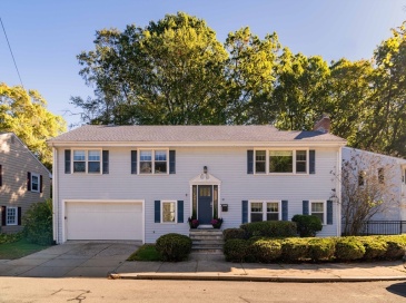10 Hackensack Ter, Boston, Massachusetts, 4 Bedrooms Bedrooms, 8 Rooms Rooms,3 BathroomsBathrooms,Residential,For Sale,Hackensack Ter,73445726
