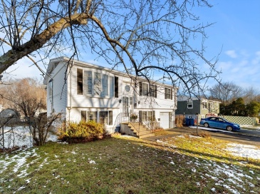 22 Westchester Dr, Lawrence, Massachusetts, 4 Bedrooms Bedrooms, 8 Rooms Rooms,1.5 BathroomsBathrooms,Residential,For Sale,Westchester Dr,73463250
