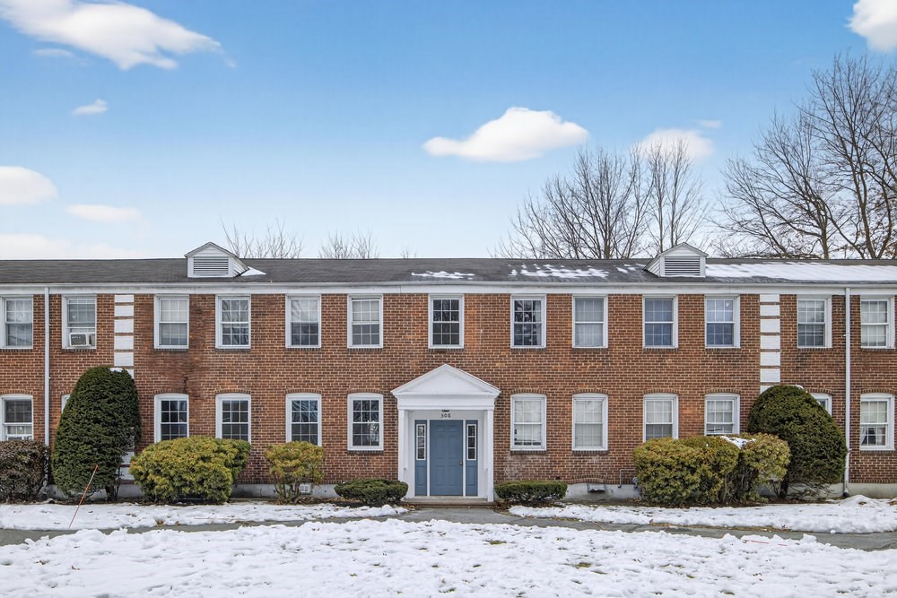 508 Cold Spring Ave, West Springfield, Massachusetts, 2 Bedrooms Bedrooms, 5 Rooms Rooms,1 BathroomBathrooms,Residential,For Sale,Cold Spring Ave,73461674
