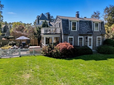 11 Friendship Lane, Duxbury, Massachusetts, 2 Bedrooms Bedrooms, 7 Rooms Rooms,2 BathroomsBathrooms,Residential Lease,For Rent,Friendship Lane,73448005