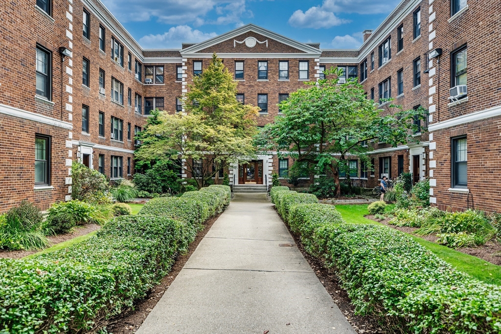 62 Queensberry St, Boston, Massachusetts, 1 Bedroom Bedrooms, 3 Rooms Rooms,1 BathroomBathrooms,Residential,For Sale,Queensberry St,73473072