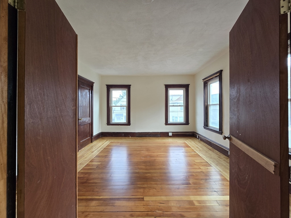 88-90 Rockwell St, Malden, Massachusetts, 3 Bedrooms Bedrooms, 6 Rooms Rooms,1 BathroomBathrooms,Residential Lease,For Rent,Rockwell St,73473062