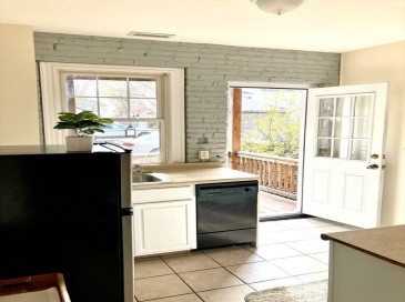 25 Roslyn, Salem, Massachusetts, 2 Bedrooms Bedrooms, 4 Rooms Rooms,1 BathroomBathrooms,Residential Lease,For Rent,Roslyn,73457546